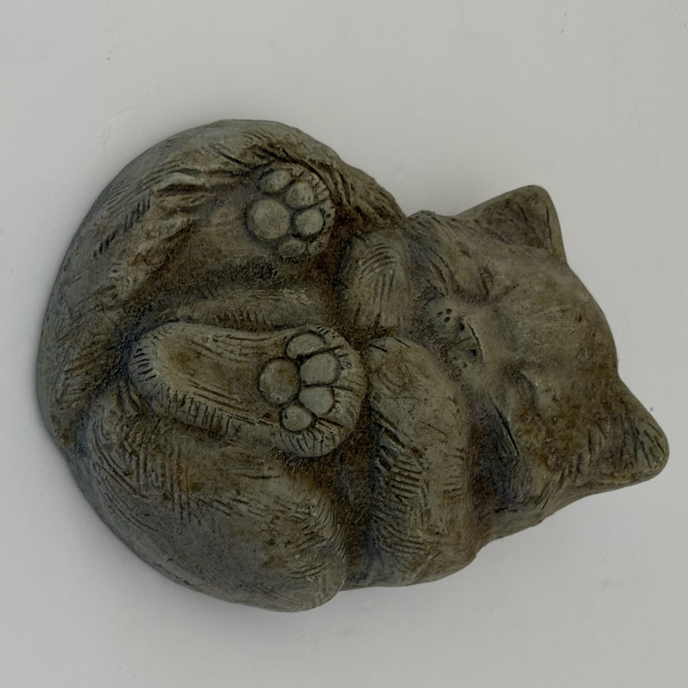 Vintage Snuggle Kitten Cat Statue, The Stone Bunny Inc 1997 Signed Telle Stein